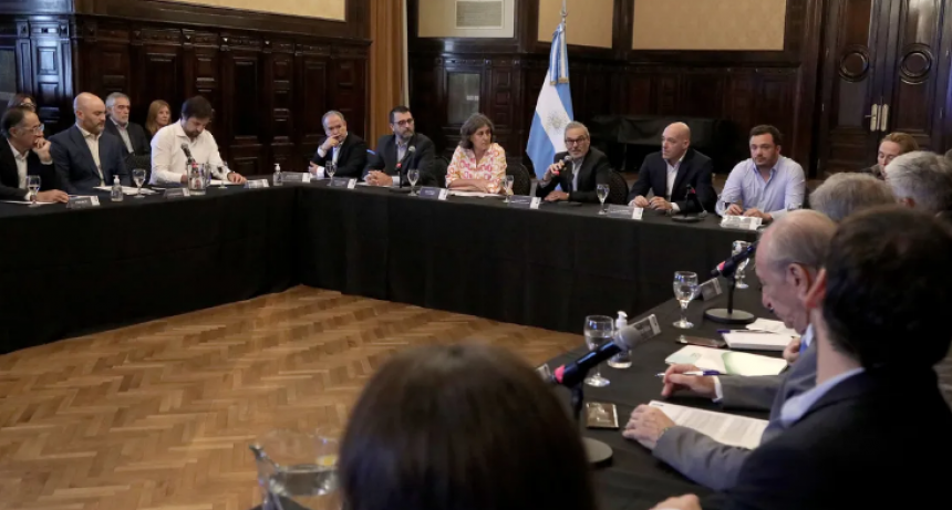 Dengue: los ministros de Salud del pa&iacute;s analizar&aacute;n incorporar la vacuna en 2025