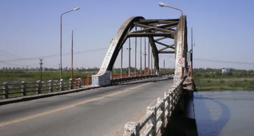 Se interrumpi&oacute; la circulaci&oacute;n por el Puente Carretero Santa Fe - Santo Tom&eacute;