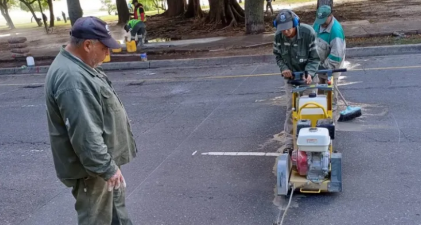 Ya se construyen las sendas manda peat&oacute;n en la costanera