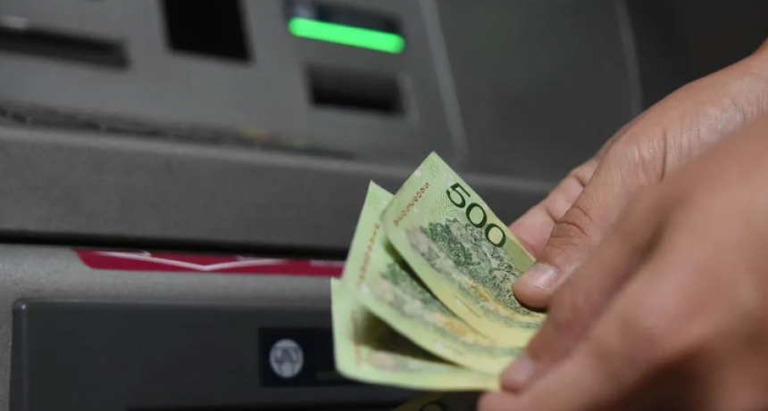 Los bancos aumentan el costo de retiro de efectivo en cajeros autom&aacute;ticos