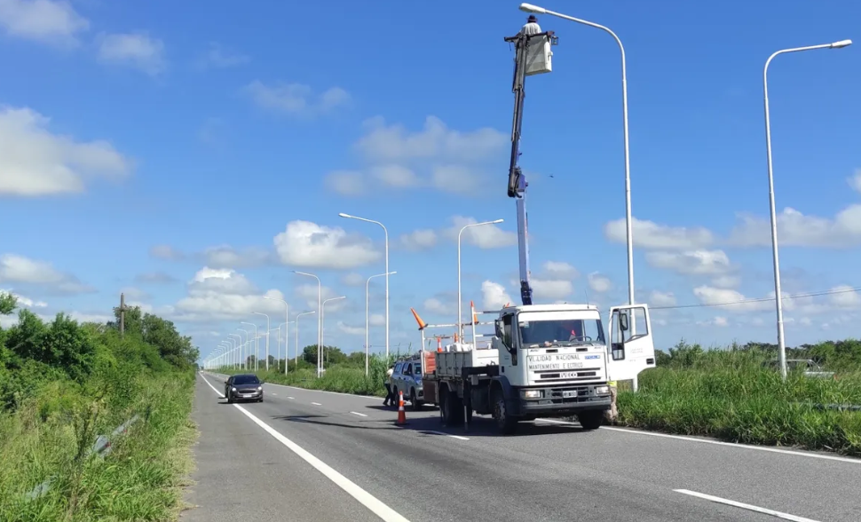 Vialidad Nacional avanza con la instalaci&oacute;n de luces LED en la Ruta Nacional 168