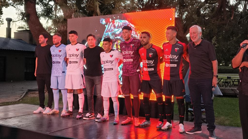 Col&oacute;n present&oacute; sus equipaciones para la temporada 2026