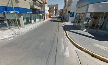 Dos detenidos tras romper el vidrio de un local en el microcentro