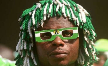 Tragedia en Nigeria: 30 hinchas murieron electrocutados   