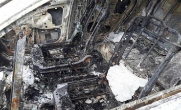 Incendiaron un auto en el norte de la ciudad