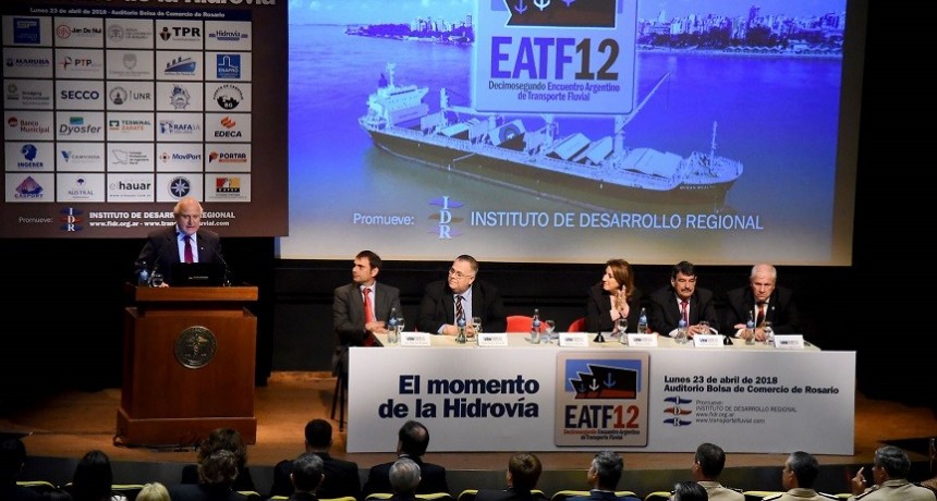Lifschitz particip&oacute; del XII encuentro argentino de transporte fluvial
