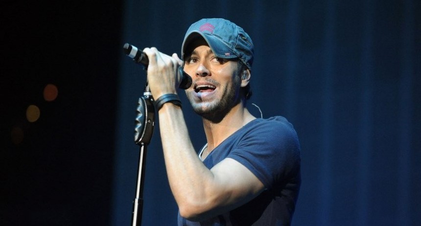 Enrique Iglesias public&oacute; la primera imagen junto a sus mellizos