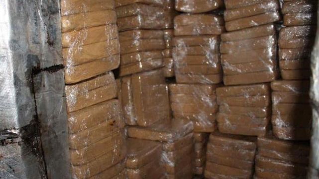 Indagan a polic&iacute;as por decir que ratones comieron 540 kilos de "faso"