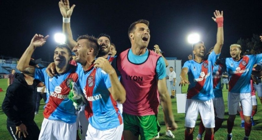 Sarmiento y Arsenal jugar&aacute;n un desempate por el ascenso a Primera