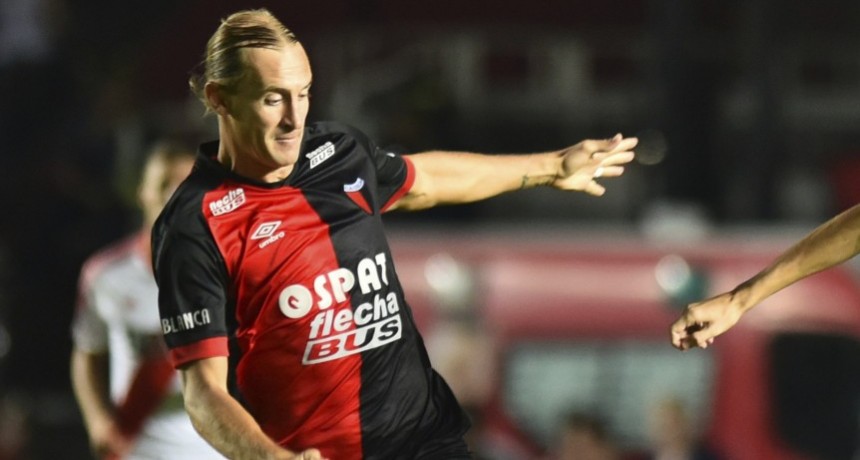 Bast&iacute;a rescindi&oacute; su contrato con Col&oacute;n