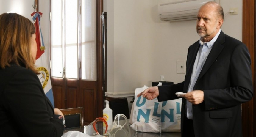 La provincia recibi&oacute; protectores faciales confeccionados por la UNL