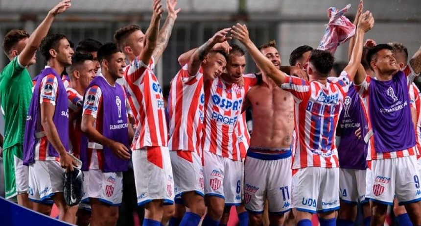 Uni&oacute;n festeja su aniversario 113