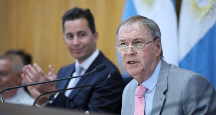 Schiaretti y los legisladores cordobeses reducen un 45% sus salarios