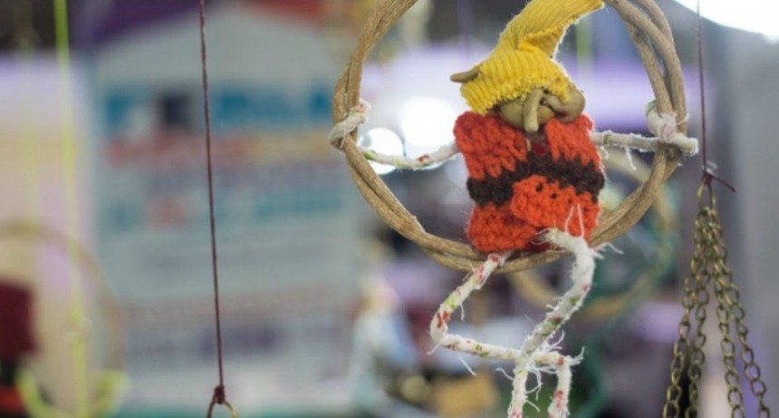 Los artesanos de la Feria del Sol y de la Luna venden sus productos a trav&eacute;s de las redes