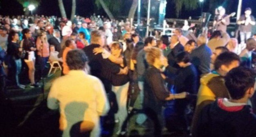 Esc&aacute;ndalo por una masiva fiesta oficial en Santa Elena