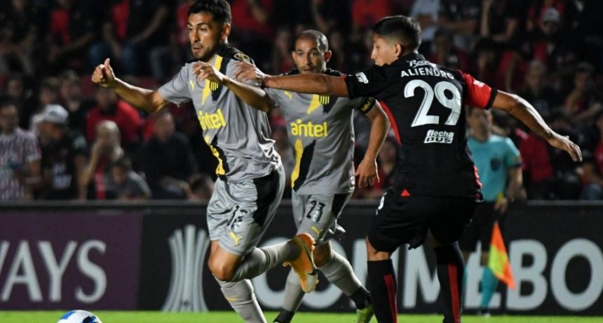 Col&oacute;n anot&oacute; sobre el final y le gan&oacute; 2-1 a Pe&ntilde;arol