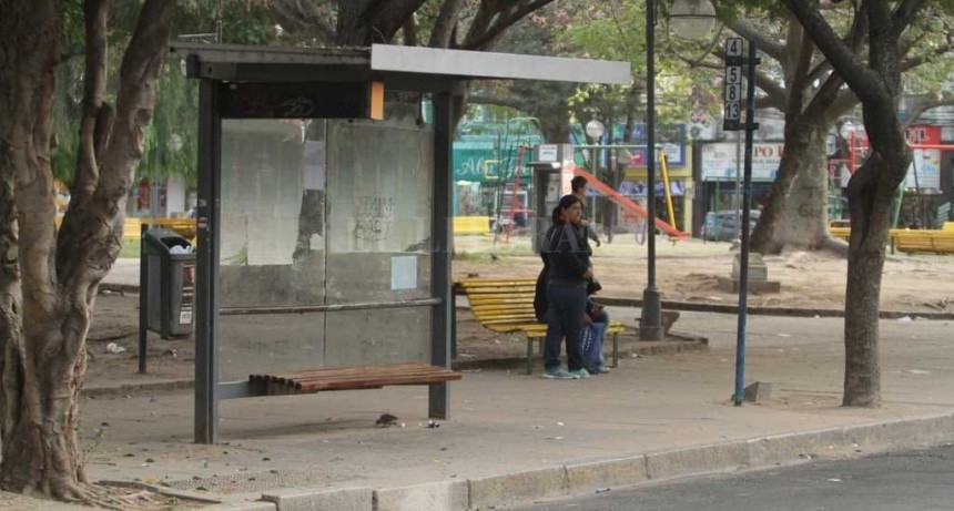 Paro del transporte: la UTA dice que el acatamiento es total y advierte que el conflicto se agravar&aacute;