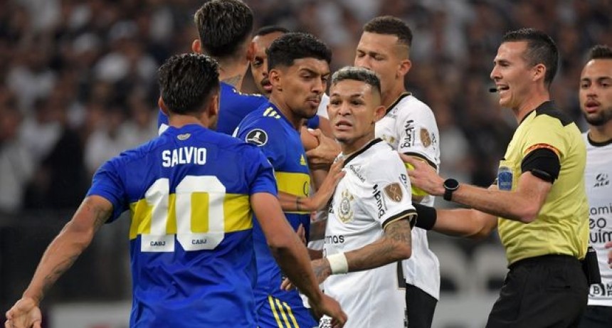Boca cay&oacute; en Brasil y ve en serio peligro su clasificaci&oacute;n