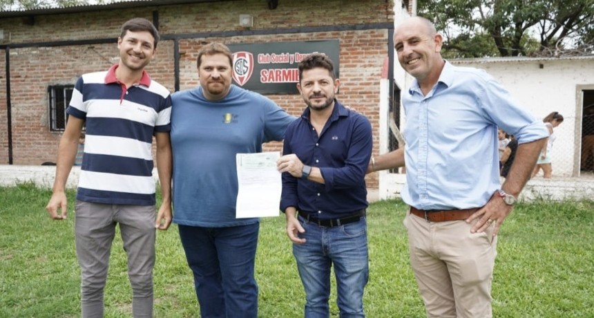 Castell&oacute; entreg&oacute; aportes a Villa Dora y Sarmiento de Santo Tom&eacute;