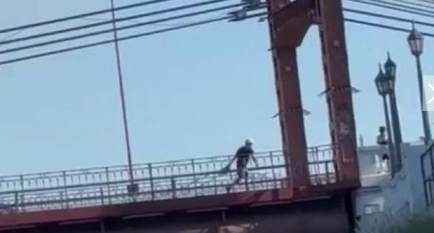 Rob&oacute; cables del Puente Colgante, lo liberaron y lo atraparon robando otra vez