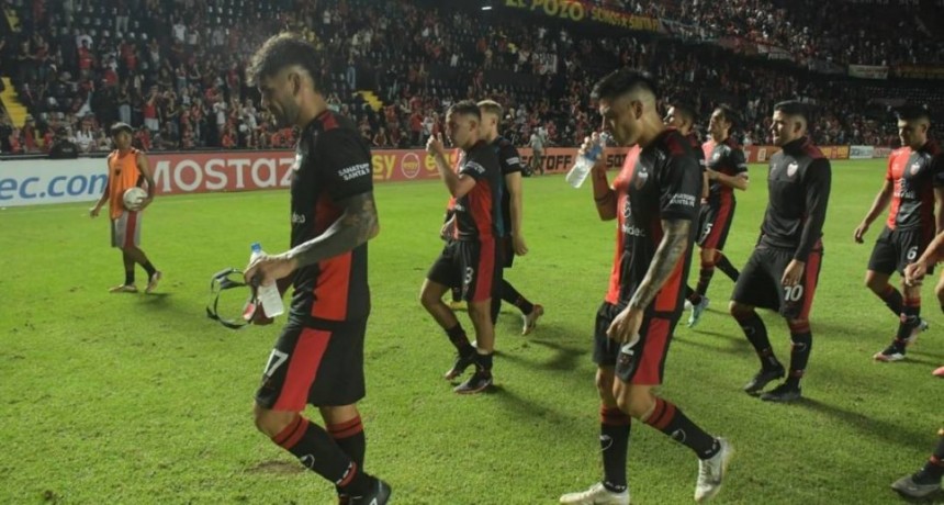 Col&oacute;n no pudo con Temperley y puede ser alcanzado por San Telmo