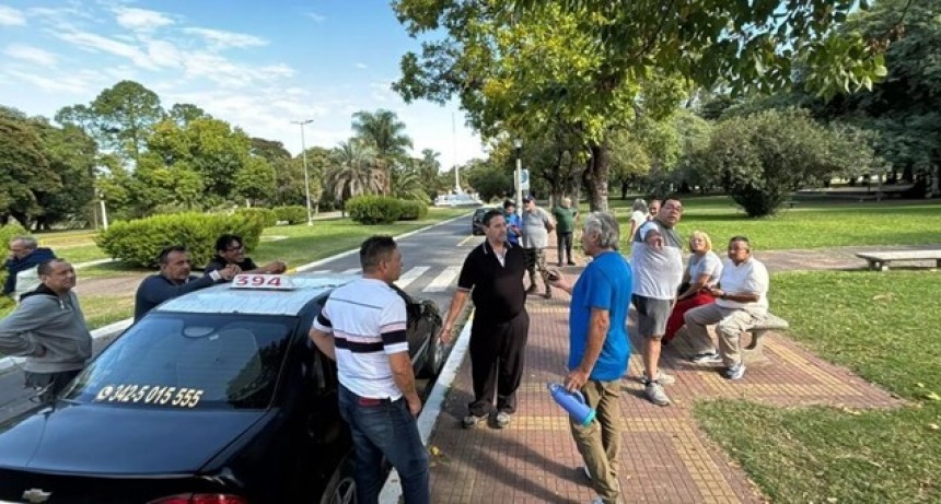 Taxistas y remiseros se manifestaron contra las Apps de viajes