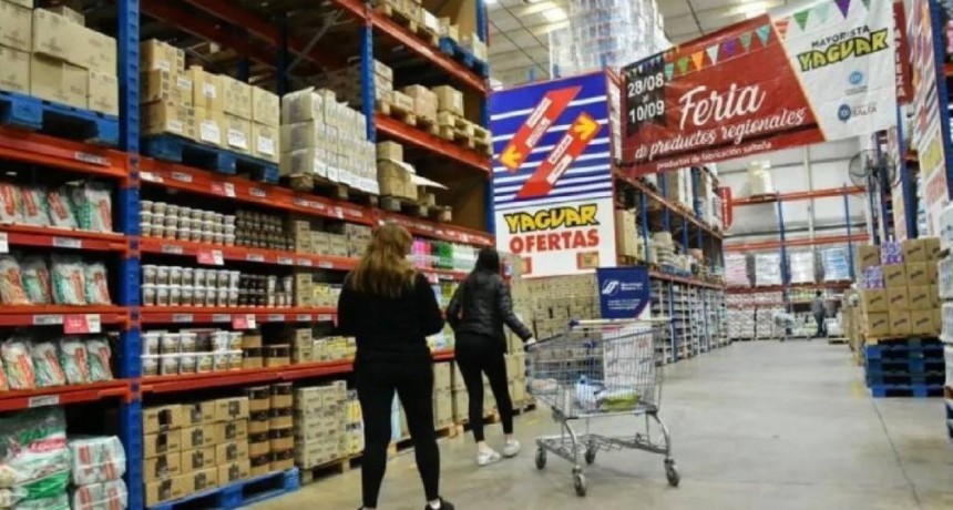 Mayoristas y supermercados cuestionan los aumentos tras la salida del cepo