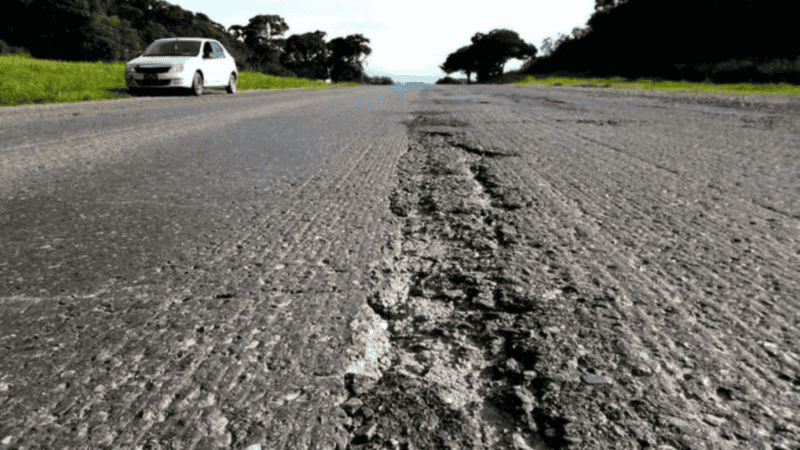 Milei habilit&oacute; a Santa Fe a manejar rutas nacionales con concesiones y peajes
