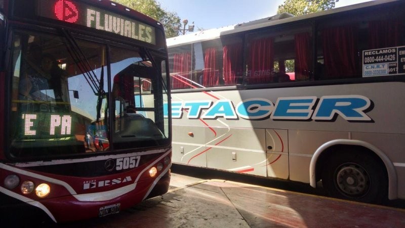 Aument&oacute; el boleto del servicio de colectivos entre Santa Fe y Paran&aacute;