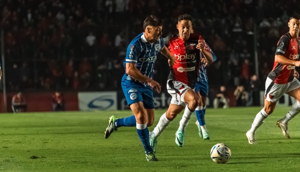 En un partido complicado, Col&oacute;n empat&oacute; sin goles con Godoy Cruz de Mendoza