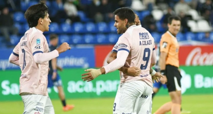 Uni&oacute;n sum&oacute; y depende s&iacute; mismo