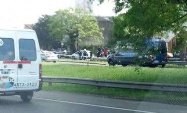 Caminó desnuda y en contramano por la General Paz y murió atropellada
