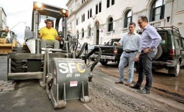 Corral recorre obras de bacheo en el macro y microcentro