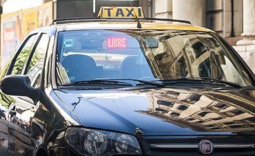 Asaltaron a un taxista en barrio Los Hornos