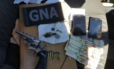 Detuvieron a tres j&oacute;venes en un control de Gendarmer&iacute;a en barrio Yapey&uacute;