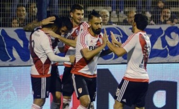 River gole&oacute; en La Plata y no le pierde pisada al l&iacute;der Boca