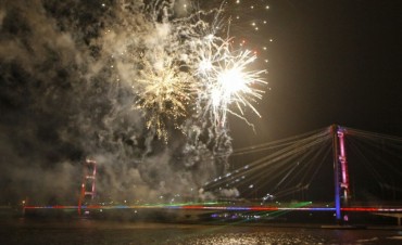 Inauguraron las nuevas luminarias del Puente Colgante