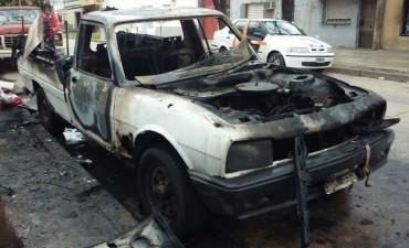 Incendiaron una camioneta durante la madrugada