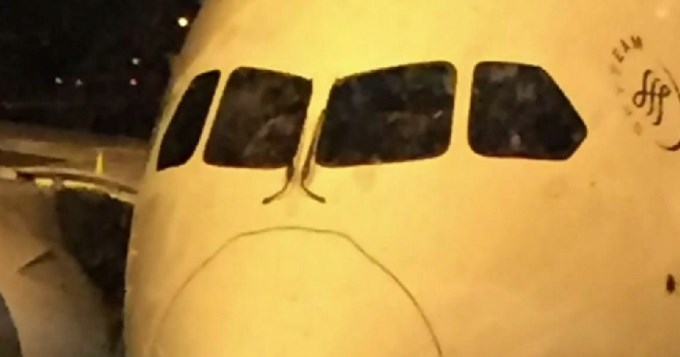 Rayo parti&oacute; un avi&oacute;n en Bahamas