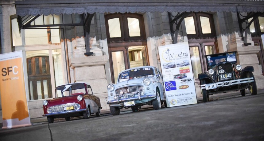 Los autos cl&aacute;sicos y antiguos, protagonistas del Rally Vuelta de la Constituci&oacute;n