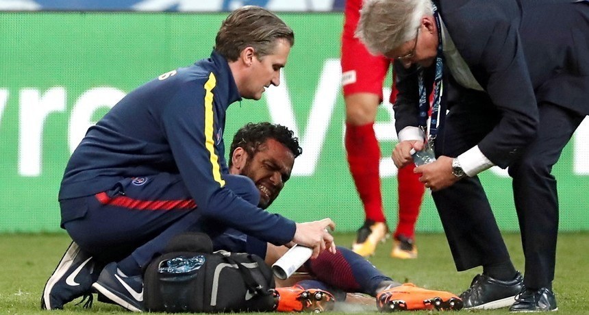 Dani Alves se perder&aacute; el Mundial