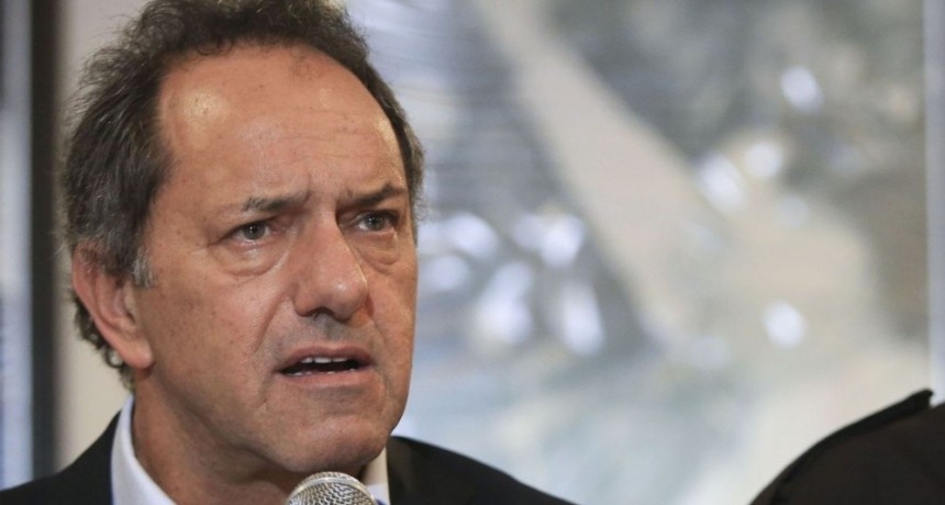 Ordenan el embargo a Daniel Scioli y le prohiben la salida del pa&iacute;s