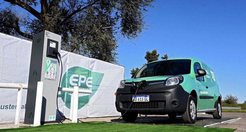 Lifschitz inaugur&oacute; la primera autopista el&eacute;ctrica de Argentina y Latinoam&eacute;rica
