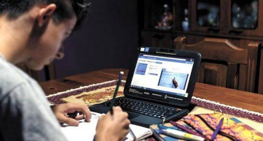 La mitad de los alumnos santafesinos no tiene internet y no puede aprender a distancia