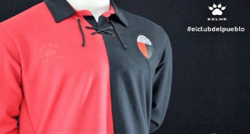 Kelme lanz&oacute; una camiseta retro para los 115 a&ntilde;os de Col&oacute;n