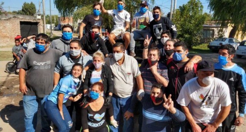 Jugadores de Colón colaboraron en una olla popular