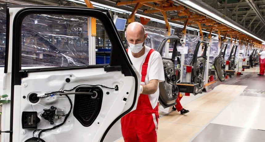 Vuelven a producir m&aacute;s de 600 f&aacute;bricas en todo el pa&iacute;s