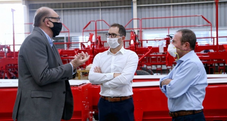 Perotti visit&oacute; la empresa Crucianelli que anunci&oacute; una inversi&oacute;n de m&aacute;s de 10 millones de d&oacute;lares