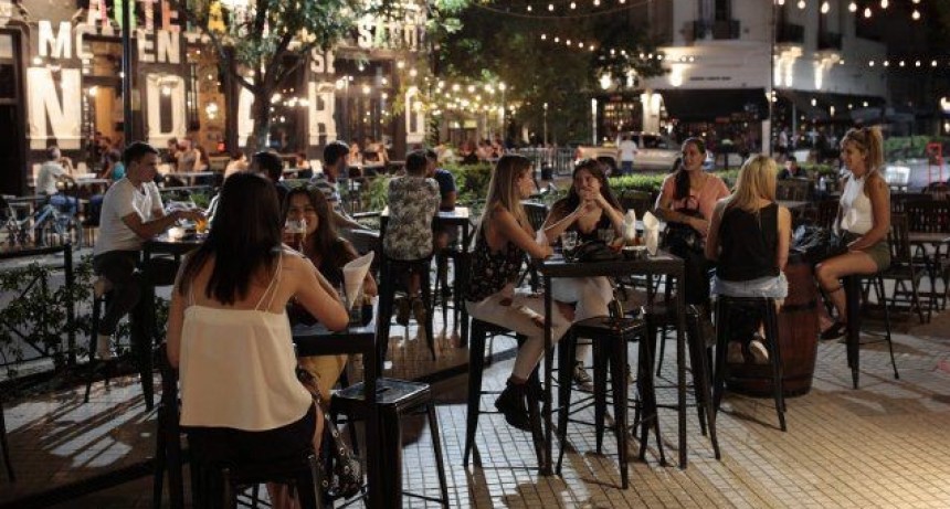 Endurecen las restricciones al menos por 7 d&iacute;as en Rosario y San Lorenzo