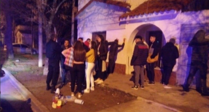 Santa Fe impondr&aacute; millonarias multas a quienes organicen fiestas clandestinas en el marco de la pandemia